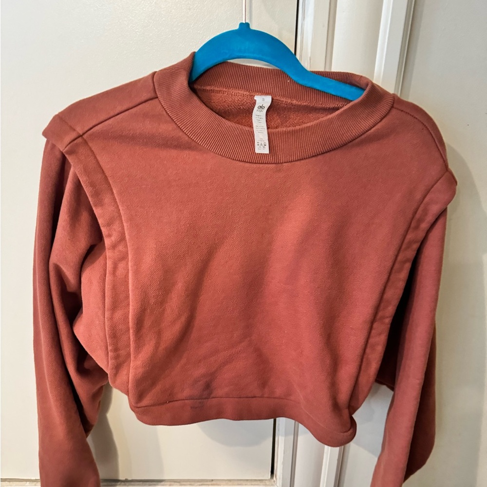 Alo Yoga rust sweater size small in good condition